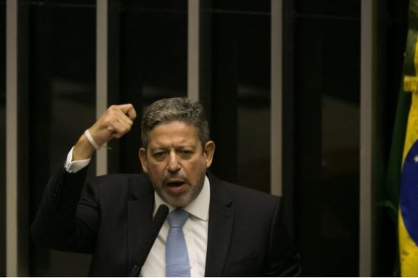 Após acordo, partidos definem mesa da Câmara; veja lista