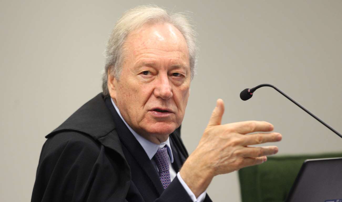 Lewandowski dá 5 dias para governo detalhar grupos prioritários da vacinação