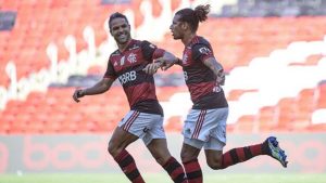 Flamengo vence, complica o Corinthians e apimenta a ‘decisão’ na próxima rodada