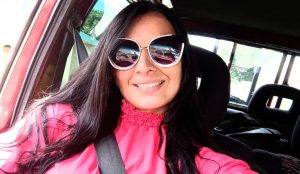 Advogada foi morta no quarto do irmão e sofreu sete golpes de faca, diz polícia