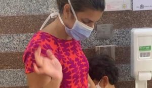 Mulher que teve “doença da urina preta” deixa hospital; irmã segue na UTI