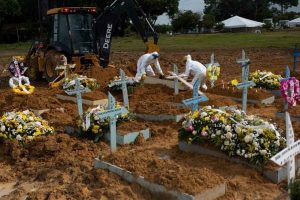 Uma grande necrópole: enterros em massa ameaçam lençóis freáticos