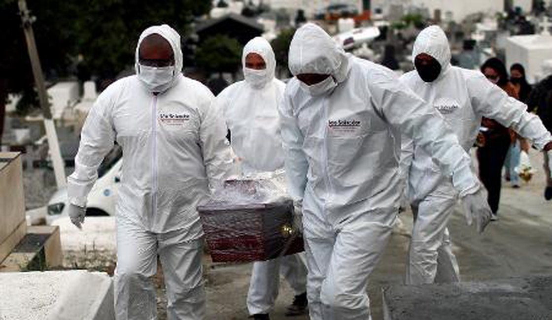 Brasil tem pior dia da pandemia com 3,6 mil mortes por Covid