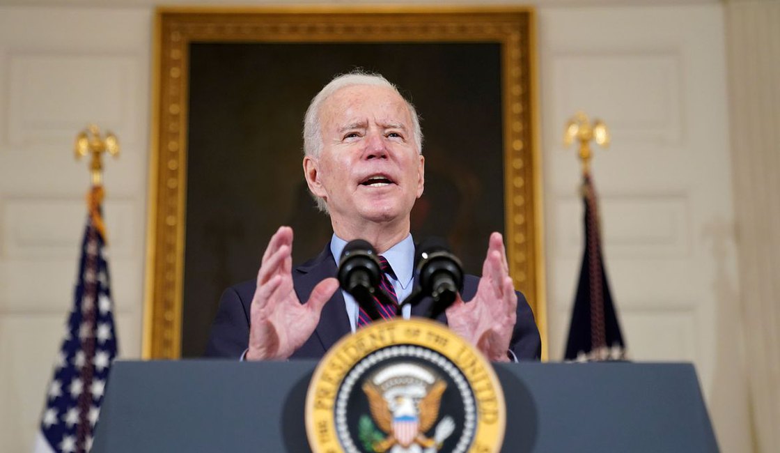 Biden convida Bolsonaro e outros 39 líderes mundiais para reunião sobre clima