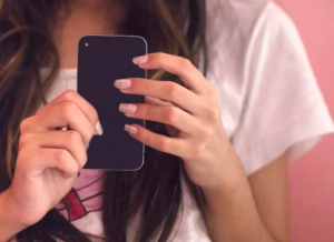 Medo de se relacionar pós-pandemia? Você pode sofrer de F.O.D.A