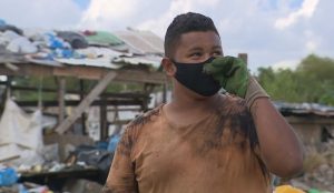 Reciclador de lixo de 16 anos ganha bolsa de estudos de gastronomia em Porto Alegre
