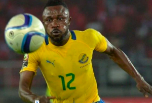 Jogador terá que provar como nasceu quatro anos depois da morte da mãe