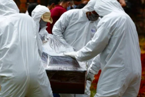 Covid: Brasil tem média de mortes acima de 2 mil pelo 3º dia seguido