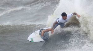 Medina vence Bourez e avança para a semifinal no surfe em Tóquio