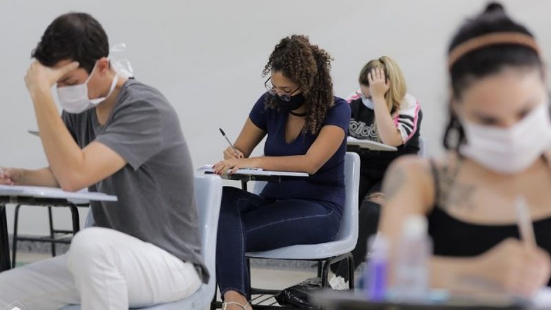 Internado em São Paulo, Bolsonaro passará por bateria de exames nesta quinta