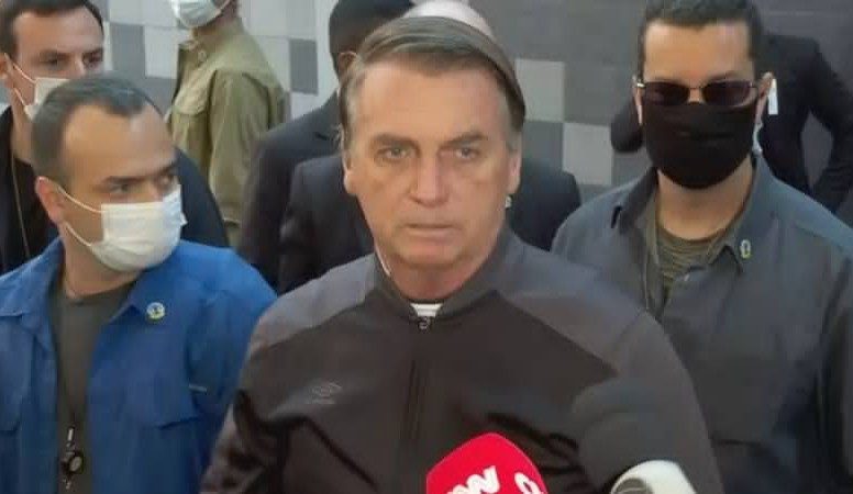 Após quatro dias internado, Bolsonaro deixa hospital em São Paulo