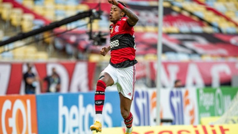Com hat-trick de Bruno Henrique, Flamengo goleia o São Paulo de virada no Maracanã