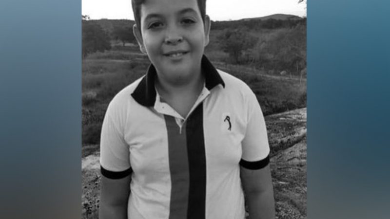 Criança morre após ser atingida por pilastra em Major Izidoro