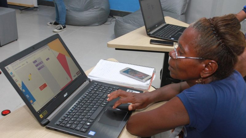 Professores do Estado poderão solicitar verba para computador e internet; Veja o passo a passo