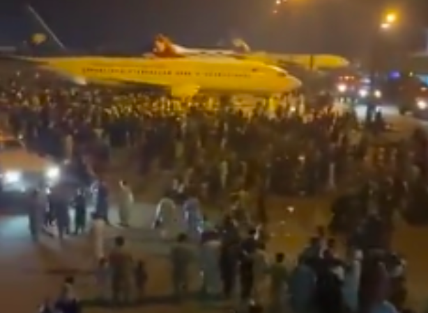 Afeganistão: tumulto em aeroporto de Cabul deixa ao menos 3 mortos