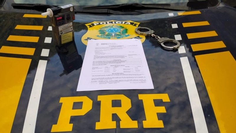 Motociclista embrigado atropela agente da PRF e é preso em Santana do Ipanema