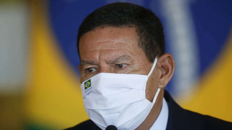 Mourão diz que governo tem ‘maioria confortável’, descarta clima para impeachment e critica Moraes