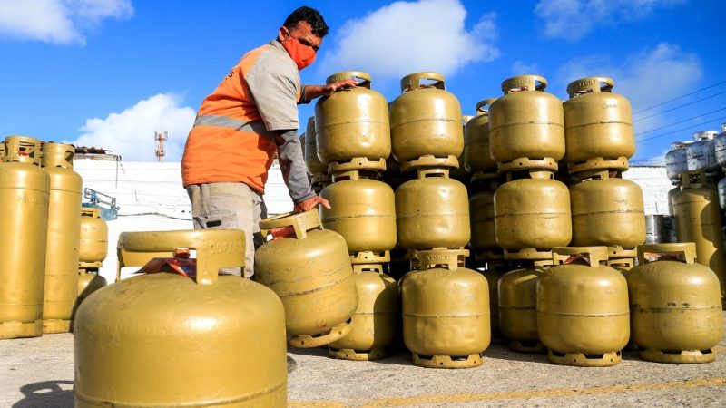 Com reajuste acumulado de 30%, botijão de gás chega a R$ 100