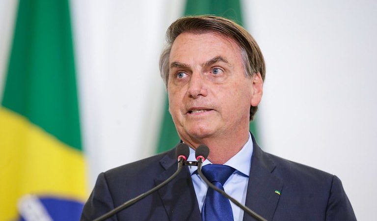 Live de Bolsonaro é derrubada pelo Facebook