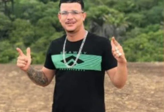 Cantor de brega-funk tem corpo desenterrado e incendiado em Pernambuco