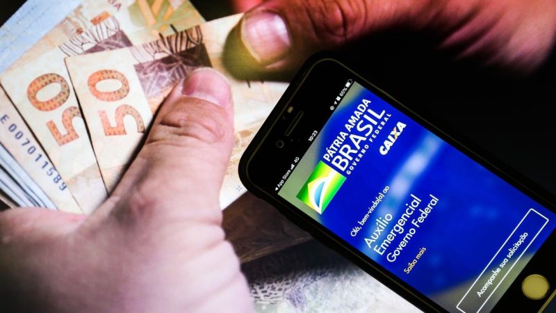 Nascidos em novembro e dezembro podem sacar auxílio emergencial