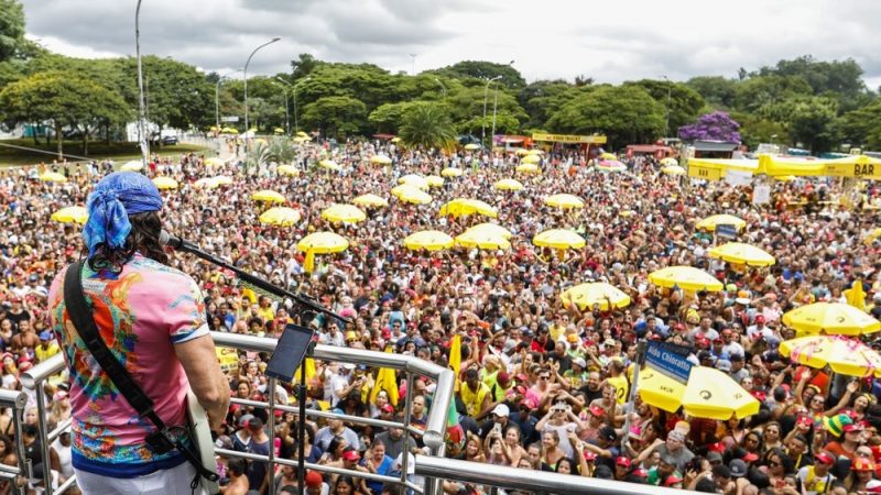 Carnaval 2022: Rio começa a vender ingressos de desfiles, e SP, a cadastrar blocos