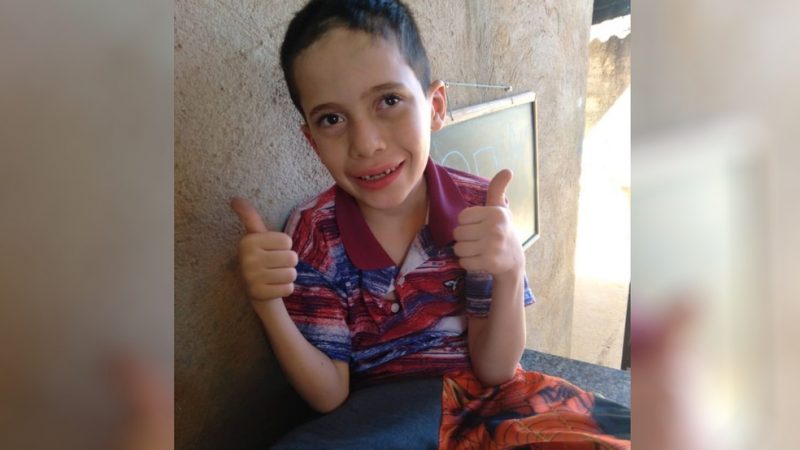 Menino com hérnia gigante na virilha aguarda por cirurgia há três anos, em Aparecida de Goiânia