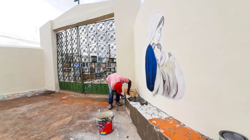 Cemitério de Palmeira passa por adequações para receber visitantes no dia de Finados