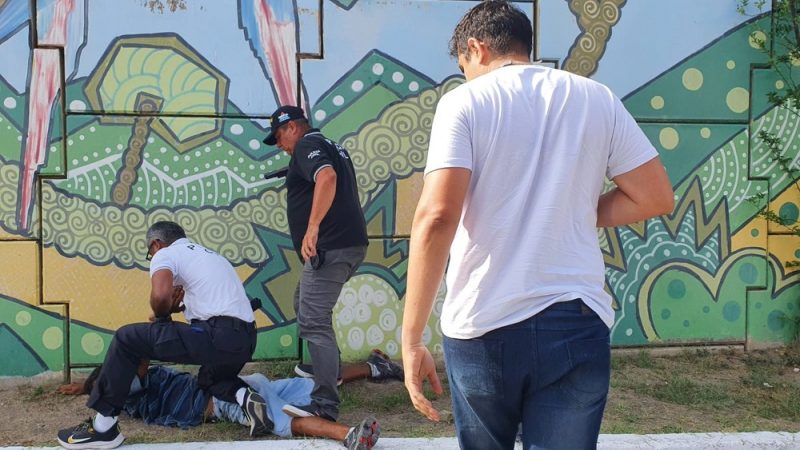 Homem é preso por morte de gari durante briga por uso de máscara em Maceió e confessa o crime