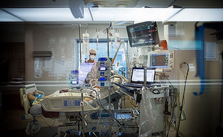 Mundo atinge 5 milhões de mortes por Covid-19