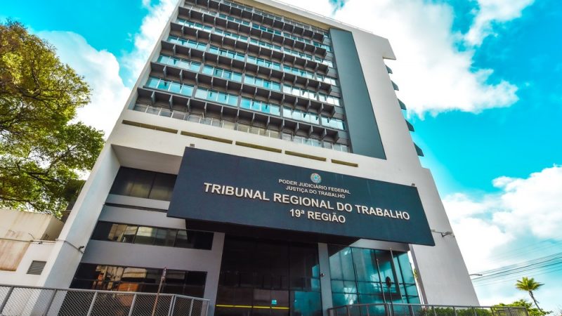 TRT-AL retoma atividades presenciais com exigência de comprovante de vacinação