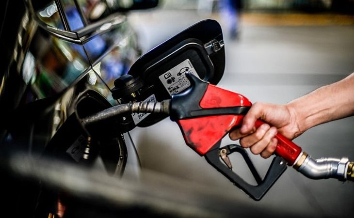 Gasolina tem 6ª semana consecutiva de alta e chega a quase R$ 8 no RJ e no RS