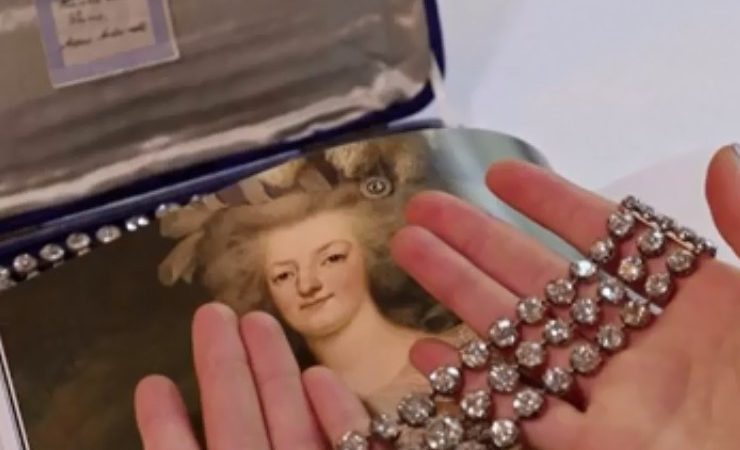 Joias que pertenceram a Maria Antonieta serão leiloadas na Suíça