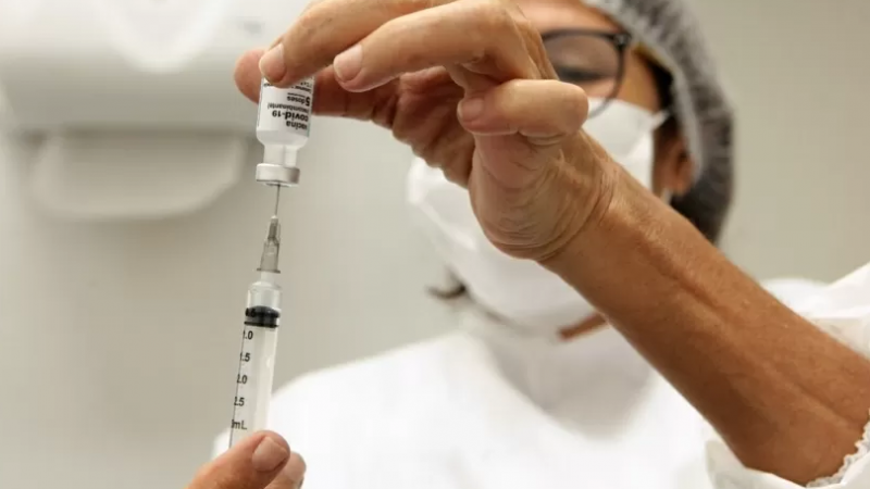 Maceió já tem 70,3% dos adultos imunizados contra a Covid-19