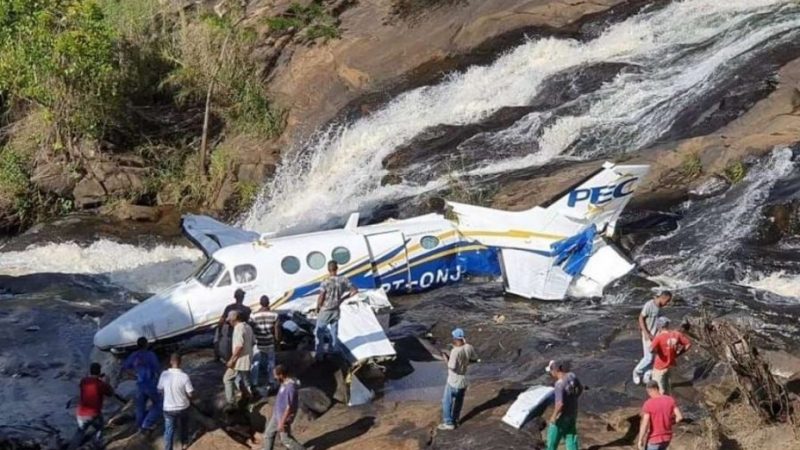 Policial diz ter visto vítima viva em tragédia com Marília Mendonça
