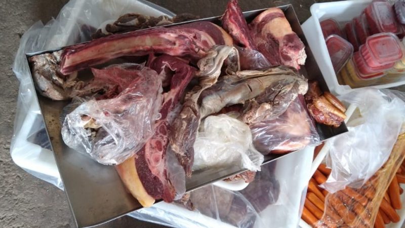 Vigilância interdita estabelecimentos e apreende mais 1.400 kg de alimentos