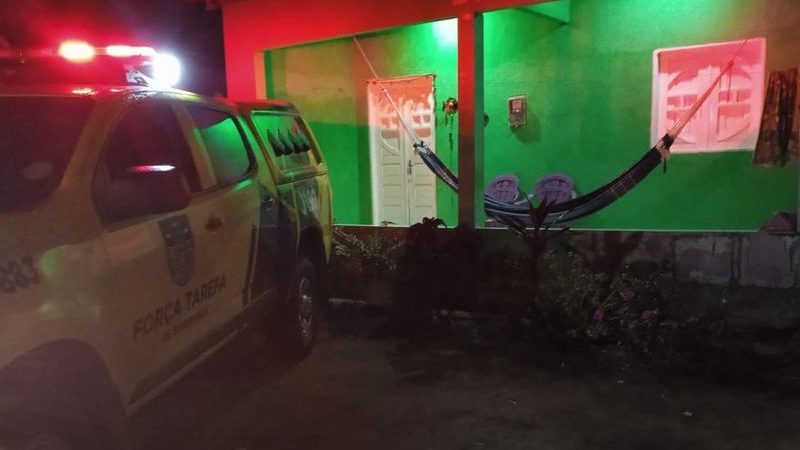 Mãe e filho são mortos a tiros dentro de casa em Taquarana, AL