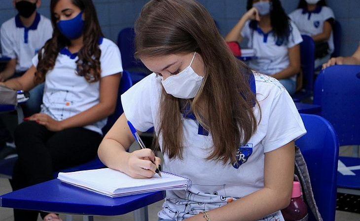 Alagoanos que querem concluir estudo já podem se inscrever em programa e ganhar bolsas de até R$ 500