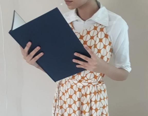 Estudantes de escola pública de Ensino Médio Integral conquistam prêmio nacional de teatro com valorização feminina na ciência