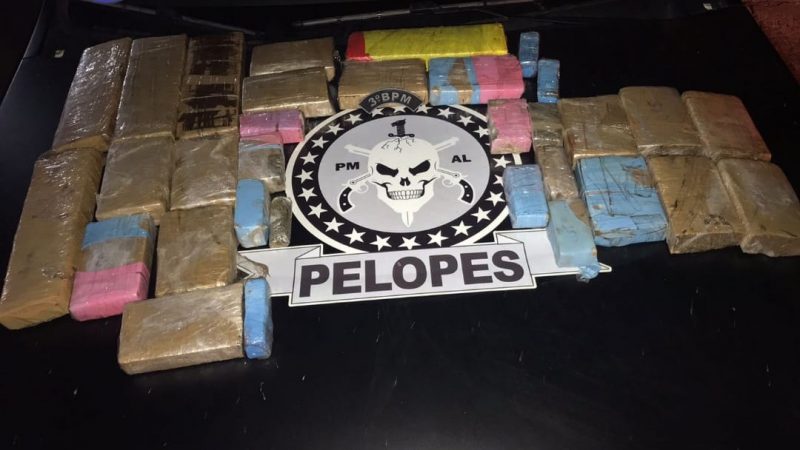 Polícia apreende 15 kg de maconha dentro de guarda-roupa em Arapiraca