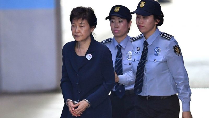 Ex-presidente da Coreia do Sul é libertada após quase cinco anos de prisão