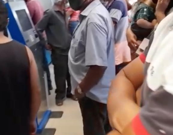 População reclama de atendimento em agência da Caixa Econômica de Palmeira dos Índios