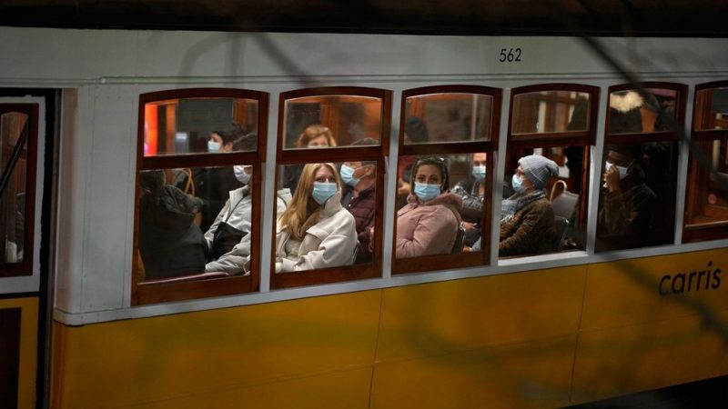 Portugal impõe restrições após Natal devido à ômicron