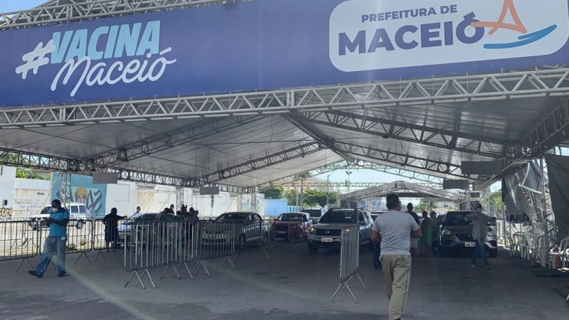 Em menos de 24h, mais de 550 pessoas se vacinaram na maratona do drive-thru do Jaraguá