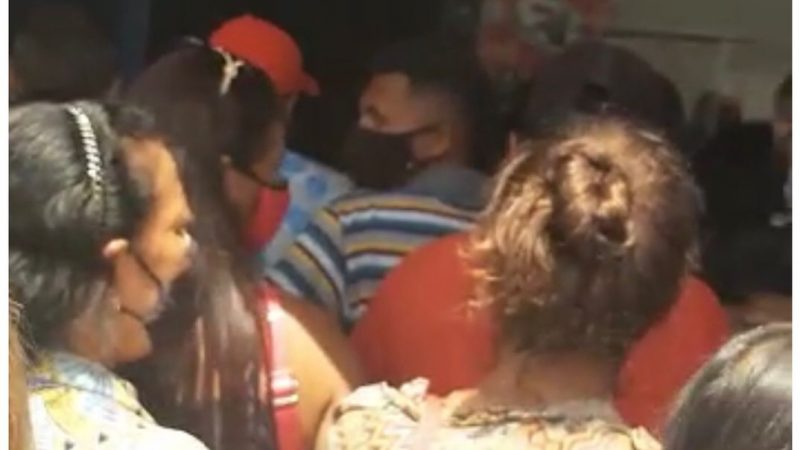 Usuários da Caixa Econômica reclamam de demora, aglomeração e desorganização em Palmeira