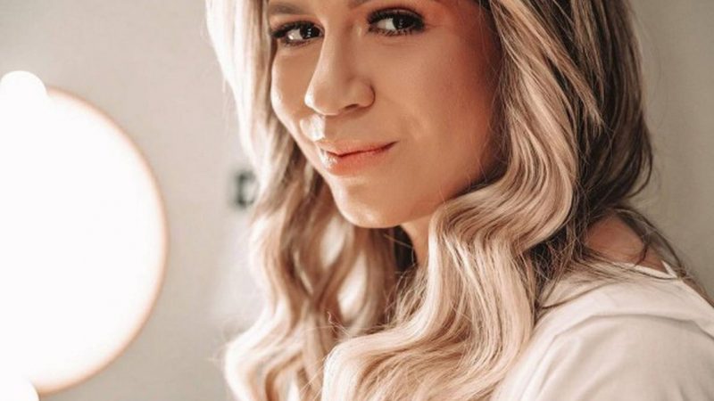 Justiça começa a analisar partilha de bens e herança de Marília Mendonça