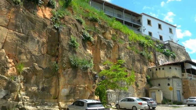 Especialistas avaliam Rocheira de Penedo e descartam risco de desabamento