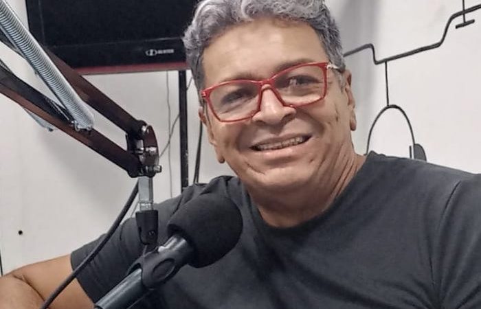 Afastado por um tempo, radialista Antônio Menezes estreia na Rádio Estadão Alagoas