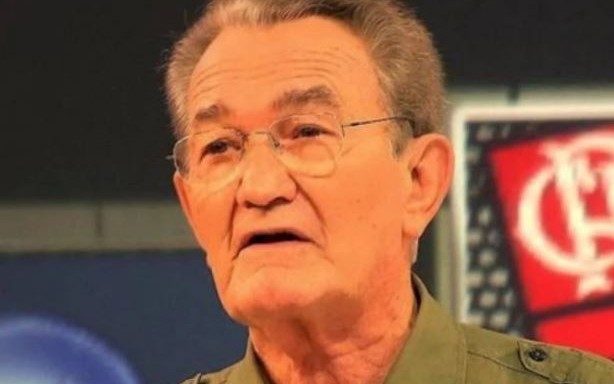 Esposa do jornalista Léo Batista é encontrada morta na piscina de casa