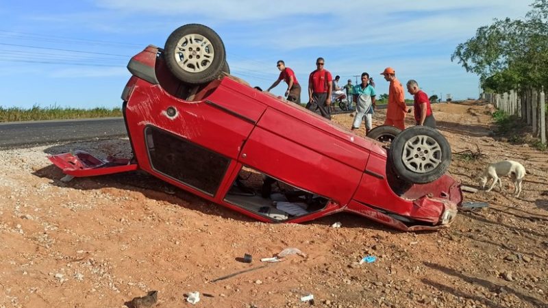 Motorista morre ao capotar carro em rodovia de São Sebastião, AL